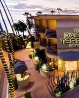 Pacific Terrace Hotel