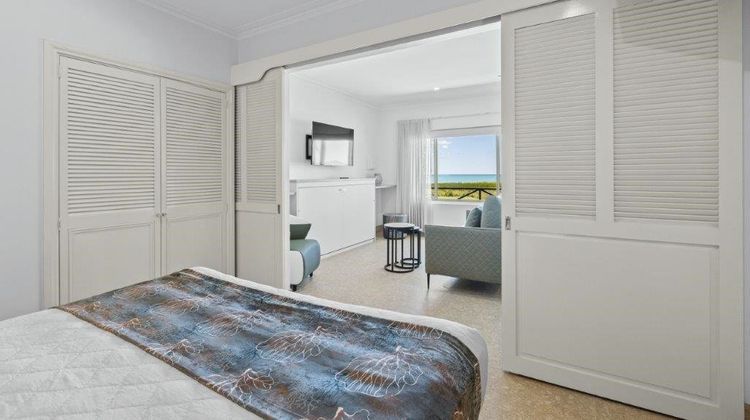 Moonlight Bay Suites Suite