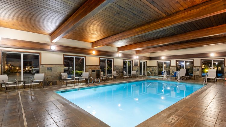 Holiday Inn Express vancouver North Pool