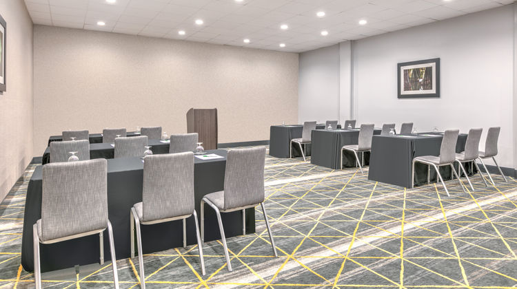 Holiday Inn Houma Meeting