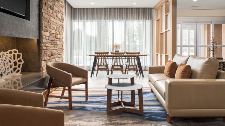 Fairfield Inn & Suites Cullman Lobby