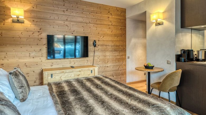 <b>Les Loges Blanches Room</b>. Images powered by <a href="https://www.leonardoworldwide.com/" title="Leonardo Worldwide" target="_blank">Leonardo</a>.