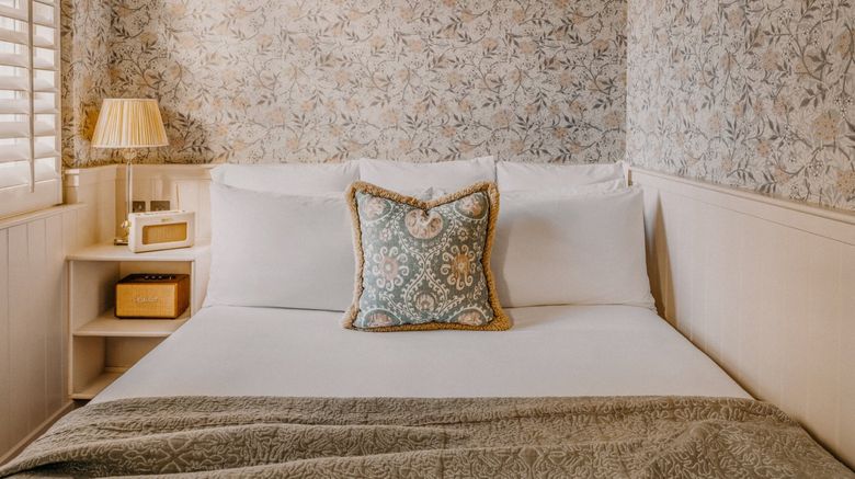 <b>Dean Street Townhouse Room</b>. Images powered by <a href="https://www.leonardoworldwide.com/" title="Leonardo Worldwide" target="_blank">Leonardo</a>.