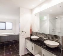 Rockingham Apartments Room