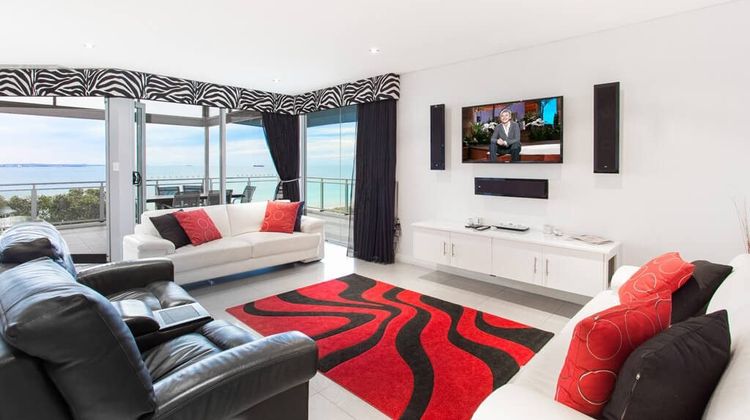 Rockingham Apartments Room