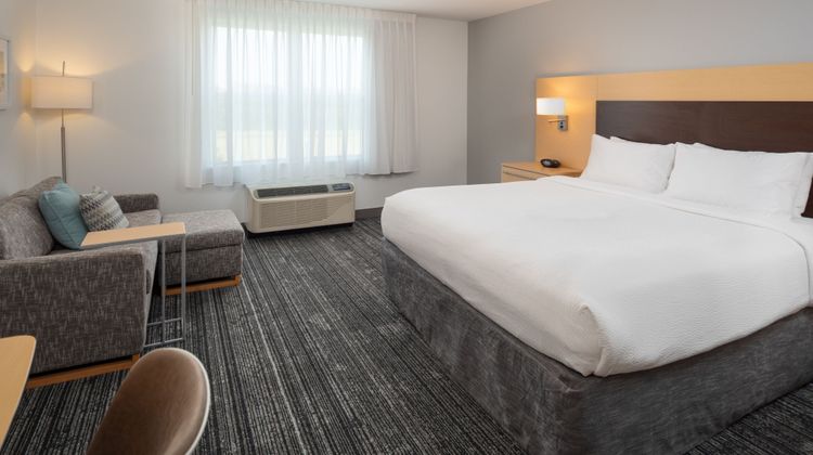 TownePlace Suites Wareham Buzzard's Bay Suite