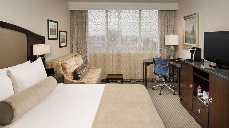 Skybridge Seattle Airport Hotel Room