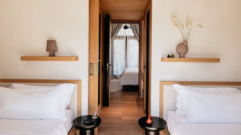<b>91 Athens Riviera Room</b>. Images powered by <a href="https://www.leonardoworldwide.com/" title="Leonardo Worldwide" target="_blank">Leonardo</a>.
