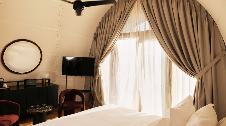 <b>91 Athens Riviera Room</b>. Images powered by <a href="https://www.leonardoworldwide.com/" title="Leonardo Worldwide" target="_blank">Leonardo</a>.
