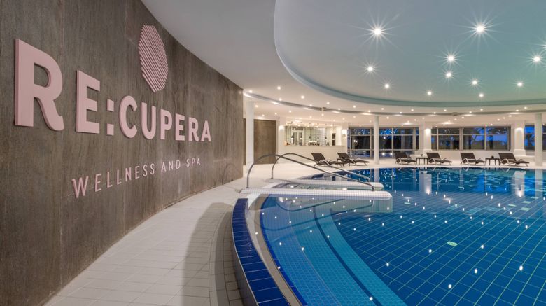 <b>Le Meridien Lav, Split Pool</b>. Images powered by <a href="https://www.leonardoworldwide.com/" title="Leonardo Worldwide" target="_blank">Leonardo</a>.