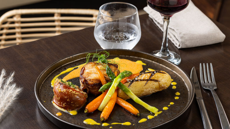 <b>Le Trefle Restaurant</b>. Images powered by <a href="https://www.leonardoworldwide.com/" title="Leonardo Worldwide" target="_blank">Leonardo</a>.