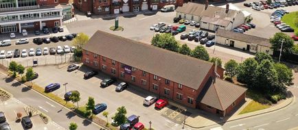 Stables Inn Aintree Exterior
