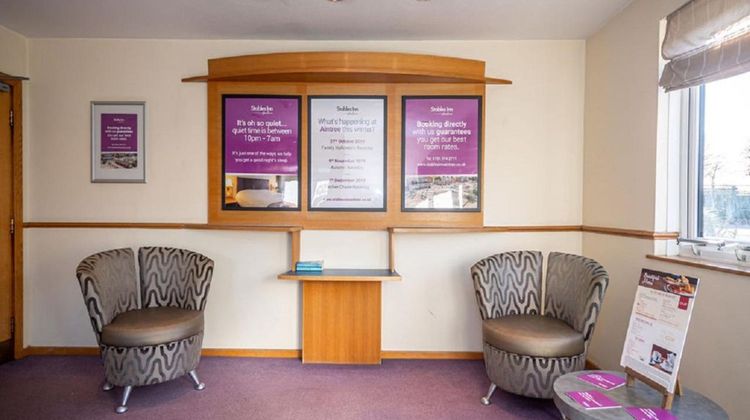 Stables Inn Aintree Lobby