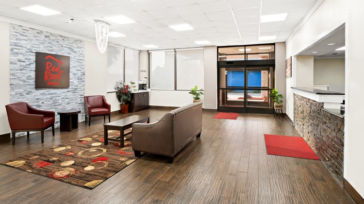 Red Roof Inn & Conference Cntr McKinney Lobby