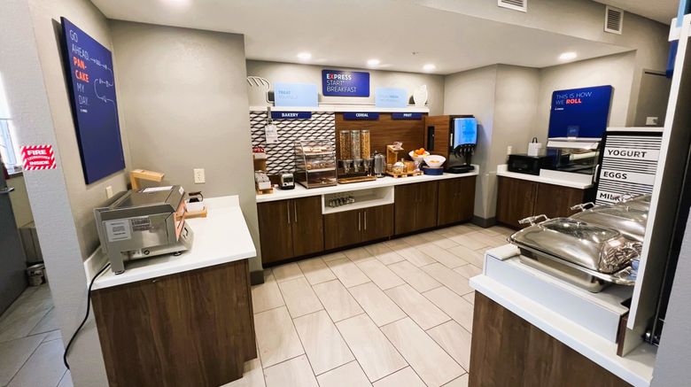 <b>Holiday Inn Express Wichita North Restaurant</b>. Images powered by <a href="https://www.leonardoworldwide.com/" title="Leonardo Worldwide" target="_blank">Leonardo</a>.