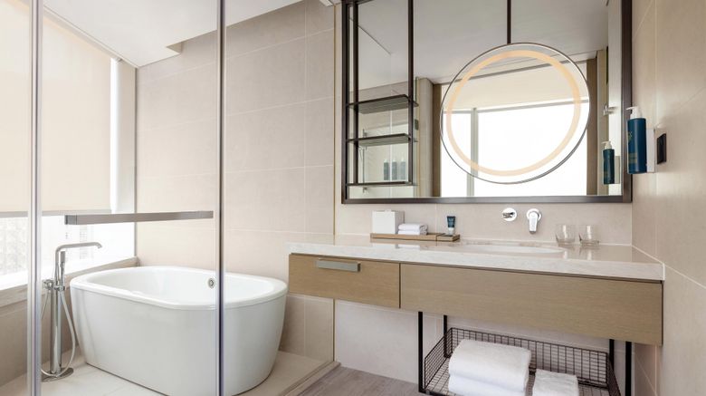 <b>Four Points Hong Kong Tung Chung Room</b>. Images powered by <a href="https://www.leonardoworldwide.com/" title="Leonardo Worldwide" target="_blank">Leonardo</a>.