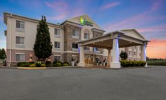 Holiday Inn Express Hotel & Suites