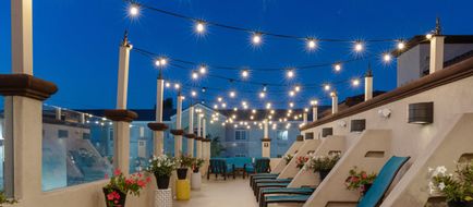 Peacock Suites Exterior