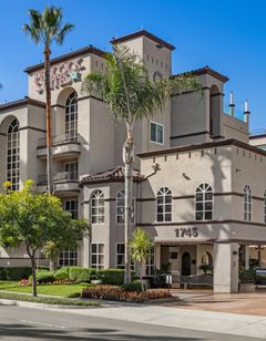 Peacock Suites