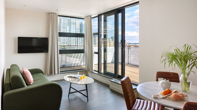 Marlin Canary Wharf Room. Images powered by <a href="https://www.leonardoworldwide.com" target="_blank" rel="noopener">Leonardo</a>.