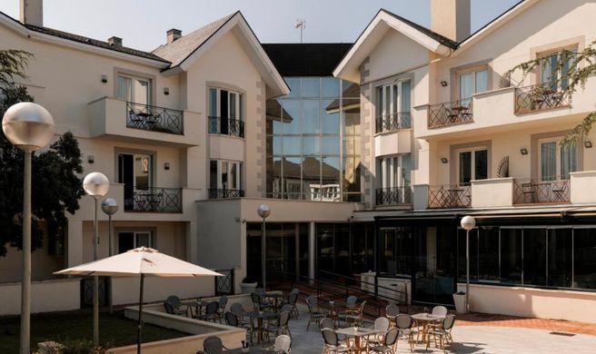 Hotel Torrelodones Exterior