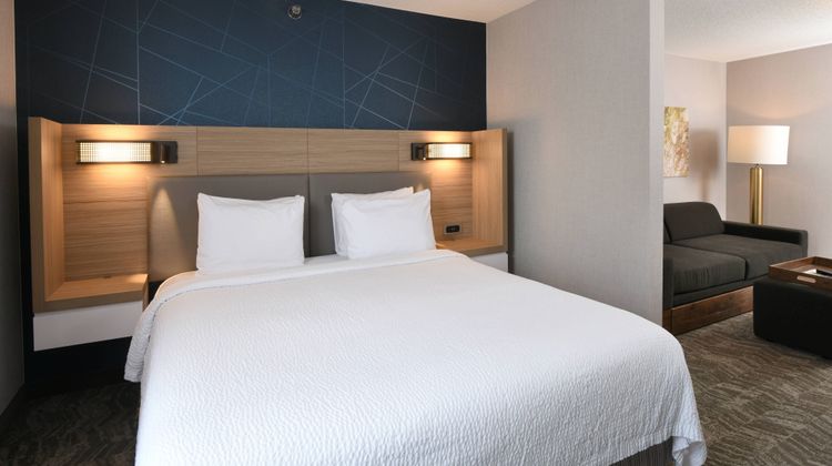 SpringHill Suites Des Moines West Suite
