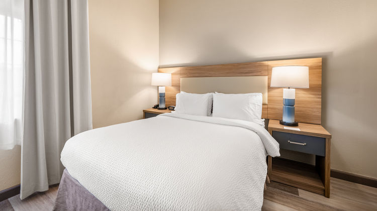 Candlewood Suites Bordentown Room