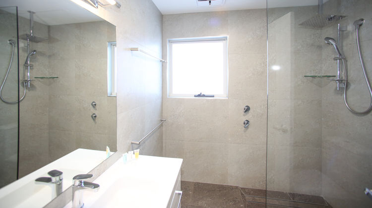 Jesmond Executive Villas Room