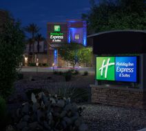 Holiday Inn Express & Suites East Messa Exterior