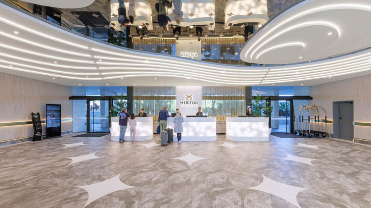 Meriton Suites Broadbeach Lobby