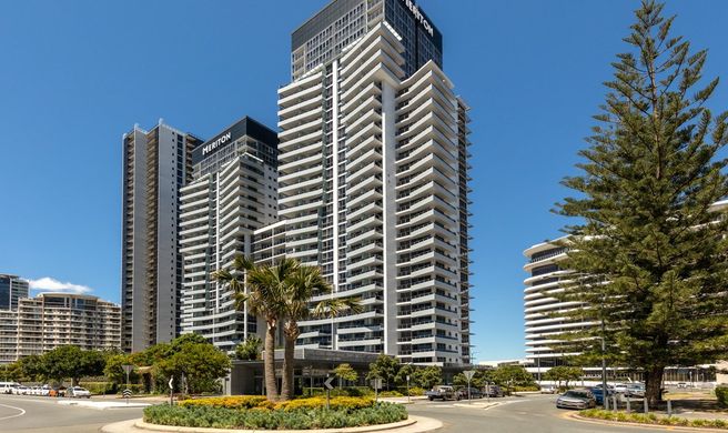 Meriton Suites Broadbeach Exterior