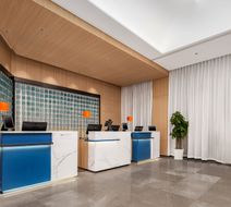 Holiday Inn Exp Hongdao Station Exterior
