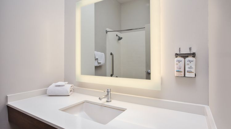 Holiday Inn Express Hotel & Suites Room
