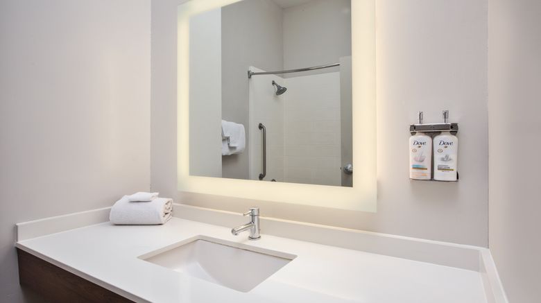 <b>Holiday Inn Express Hotel & Suites Room</b>. Images powered by <a href="https://www.leonardoworldwide.com/" title="Leonardo Worldwide" target="_blank">Leonardo</a>.