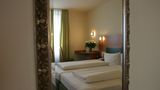 Memphis Hotel Room
