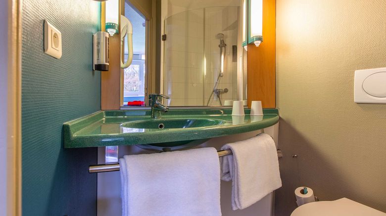 <b>B&B Hotel Orleans Nord Saran Room</b>. Images powered by <a href="https://www.leonardoworldwide.com/" title="Leonardo Worldwide" target="_blank">Leonardo</a>.