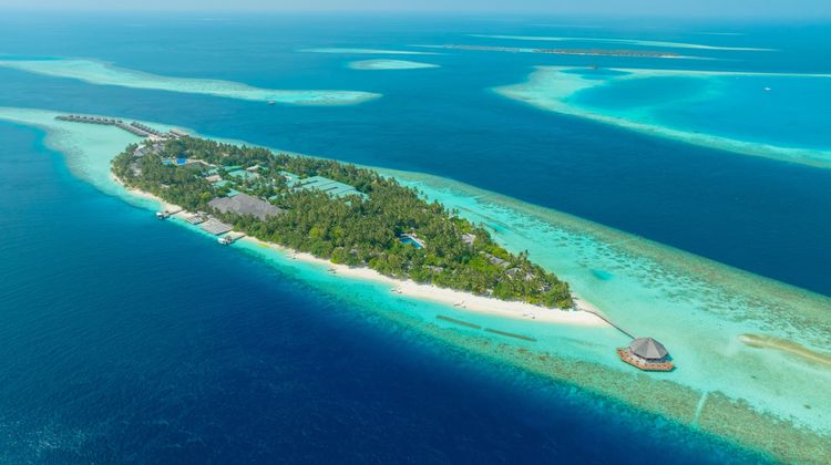 Vilamendhoo Island Resort Exterior