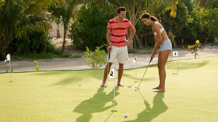 Vilamendhoo Island Resort Golf