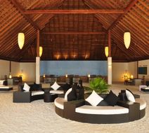 Vilamendhoo Island Resort Lobby