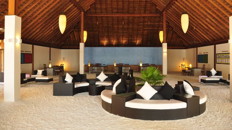 Vilamendhoo Island Resort Lobby
