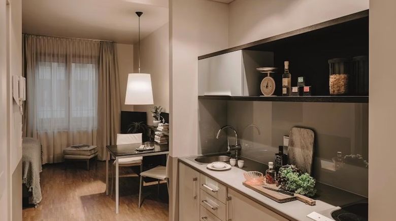 <b>Townhouse Berlin Room</b>. Images powered by <a href="https://www.leonardoworldwide.com/" title="Leonardo Worldwide" target="_blank">Leonardo</a>.