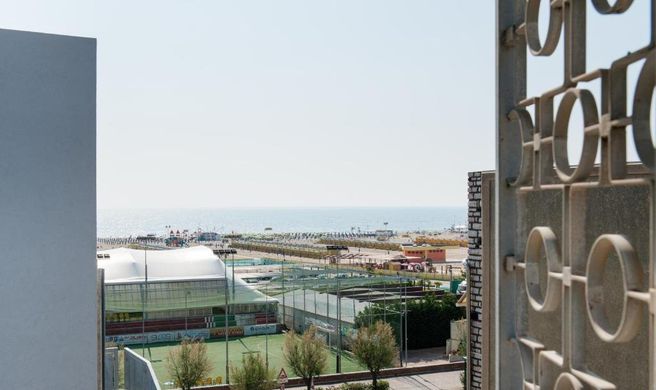 Hotel Mediterraneo Exterior