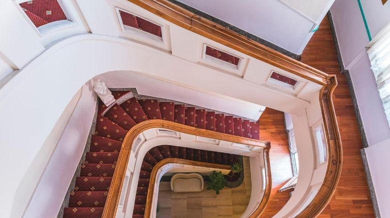 <b>San Giusto Hotel Lobby</b>. Images powered by <a href="https://www.leonardoworldwide.com/" title="Leonardo Worldwide" target="_blank">Leonardo</a>.
