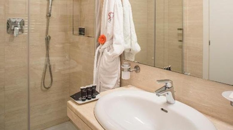 <b>Rome Art Hotel Room</b>. Images powered by <a href="https://www.leonardoworldwide.com/" title="Leonardo Worldwide" target="_blank">Leonardo</a>.