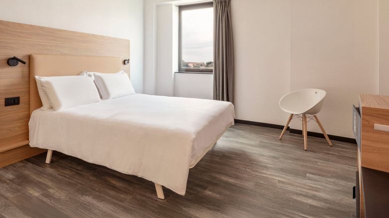 <b>B&B Hotel Latina Room</b>. Images powered by <a href="https://www.leonardoworldwide.com/" title="Leonardo Worldwide" target="_blank">Leonardo</a>.
