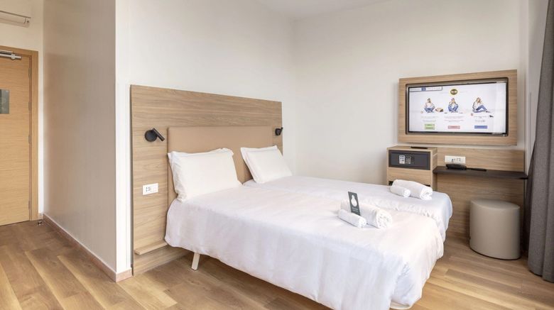 <b>B&B Hotel Latina Room</b>. Images powered by <a href="https://www.leonardoworldwide.com/" title="Leonardo Worldwide" target="_blank">Leonardo</a>.