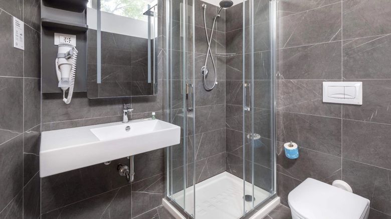<b>B&B Hotel Latina Room</b>. Images powered by <a href="https://www.leonardoworldwide.com/" title="Leonardo Worldwide" target="_blank">Leonardo</a>.