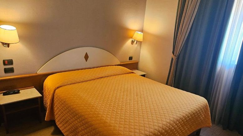 <b>Hotel Le Ville Room</b>. Images powered by <a href="https://www.leonardoworldwide.com/" title="Leonardo Worldwide" target="_blank">Leonardo</a>.
