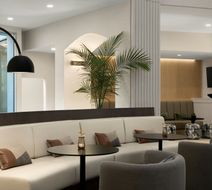 AC Hotel by Marriott Portland Lake Oswego Lobby