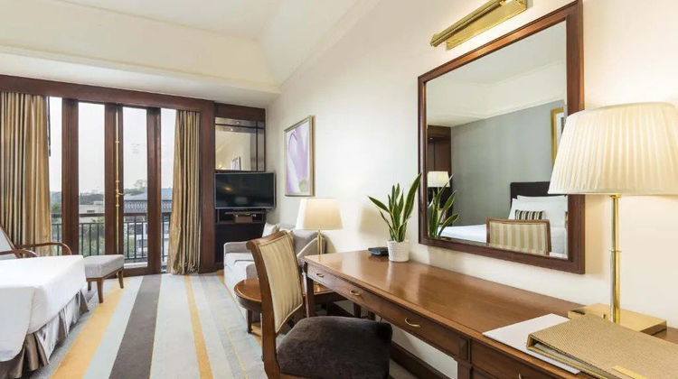 Chatrium Hotel Royal Lake Yangon Exterior